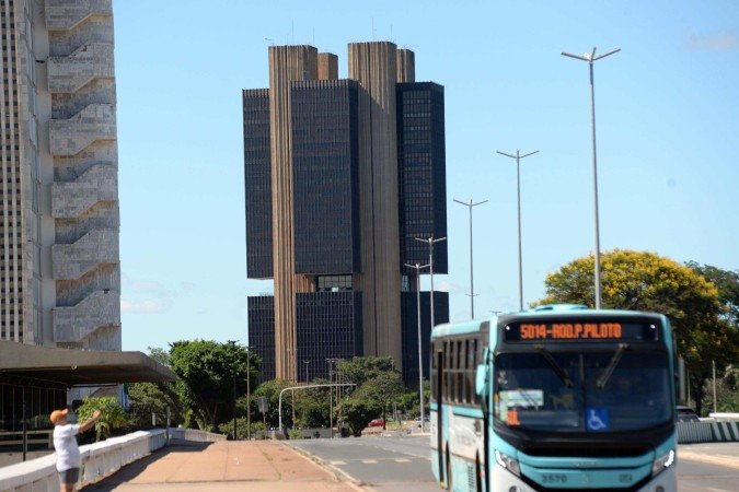 Conflito internacional pode dificultar redução da taxa de juros
