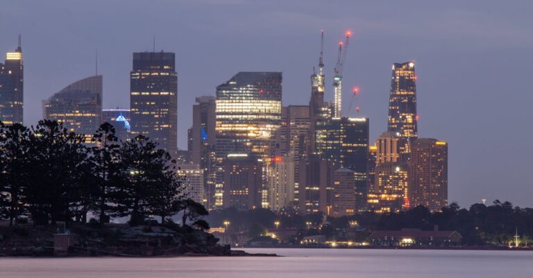 Fundos de pensão australianos aumentam proteção cambial com alta do dólar local