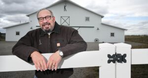 Por que Bill Moos está insatisfeito com o sistema dos esportes universitários