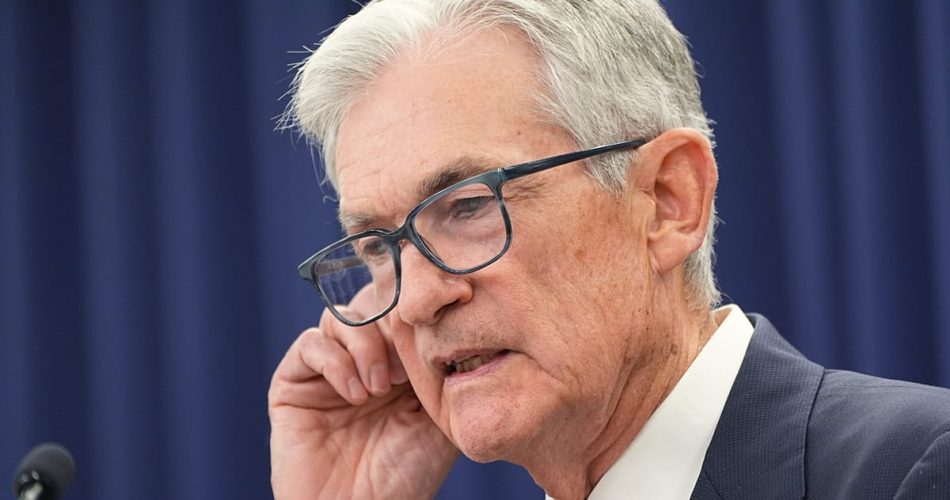 Fed dos EUA prevê um corte de juros e impacto reduzido da guerra no Irã