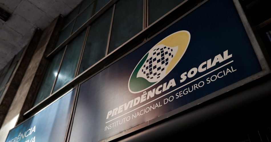 INSS libera antecipação do 13º salário para aposentados e pensionistas