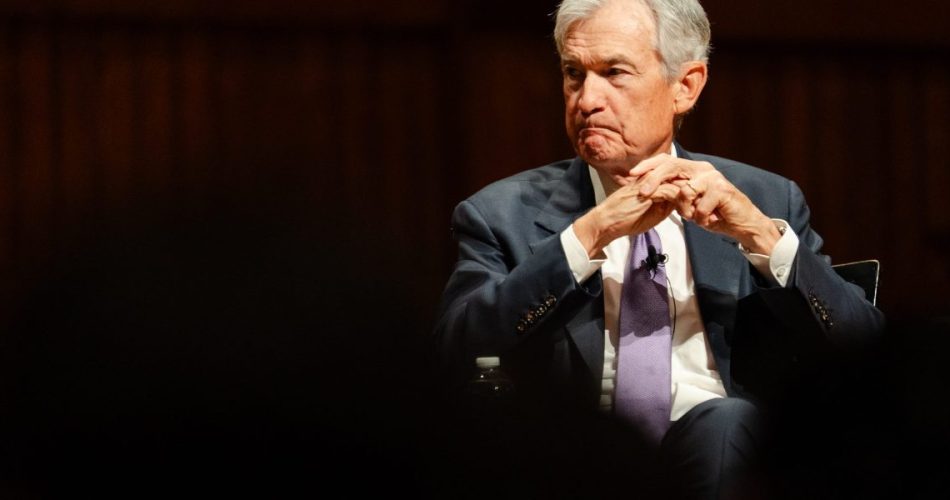 Investidores descartam corte de juros do Fed após inflação e negociações no Irã