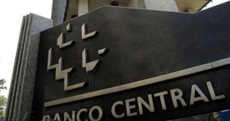 Principais fatores que mantêm os juros elevados no Brasil