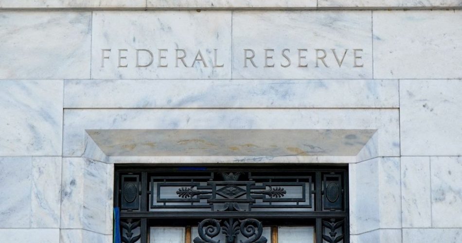 Membro do Fed pede vigilância contra alta persistente da inflação