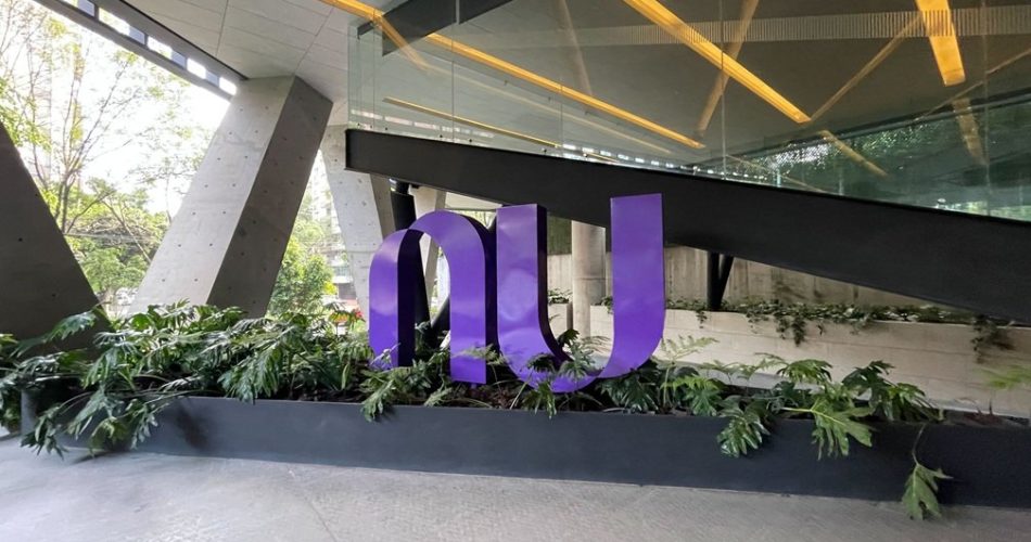 Nubank no México interrompe saques em lojas Oxxo temporariamente
